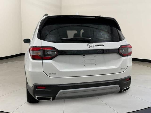 Photo of 2025 Platinum White Pearl Honda Pilot