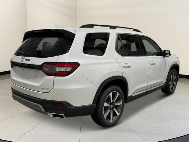 Photo of 2025 Platinum White Pearl Honda Pilot