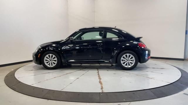 Photo of 2019 Deep Black Pearl Volkswagen Beetle