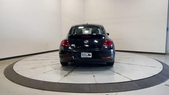 Photo of 2019 Deep Black Pearl Volkswagen Beetle