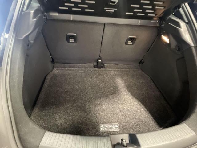Photo of 2019 Deep Black Pearl Volkswagen Beetle
