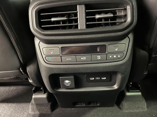 Photo of 2025 Crystal Black Pearl Honda Pilot