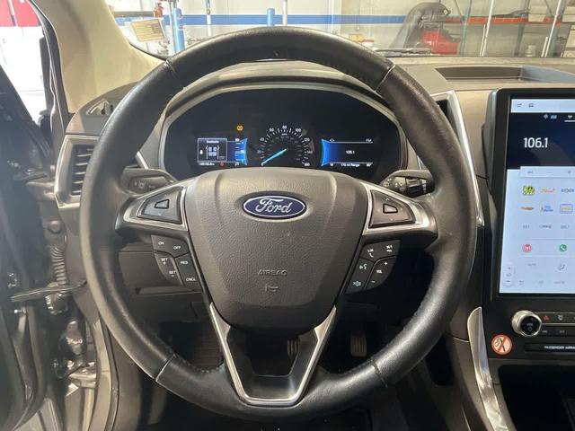 Photo of 2024 Carbonized Gray Metallic Ford Edge