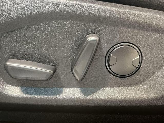 Photo of 2024 Carbonized Gray Metallic Ford Edge