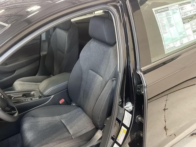 Photo of 2025 Crystal Black Pearl Honda Accord