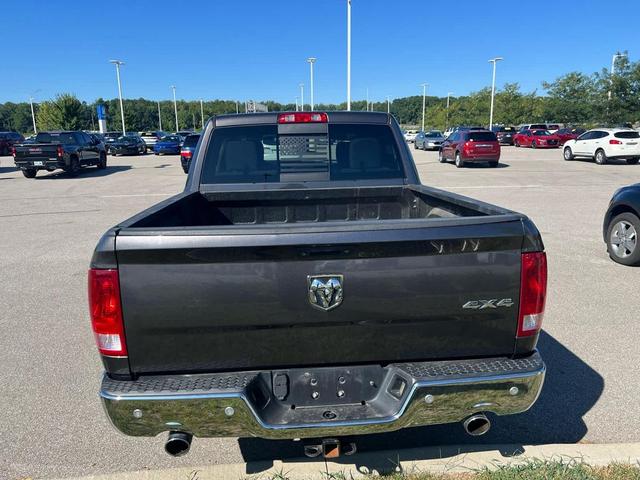 Photo of 2016 Granite Crystal Metallic Clearcoat RAM 1500