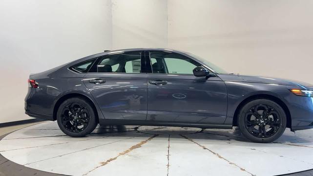 Photo of 2025 Meteorite Gray Metallic Honda Accord