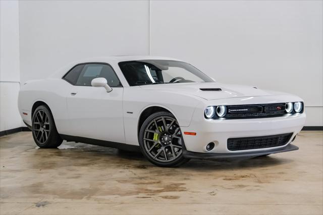 Photo of 2018 White Knuckle Clearcoat Dodge Challenger