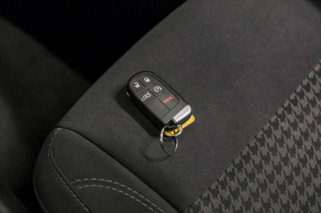 Photo of 2018 White Knuckle Clearcoat Dodge Challenger