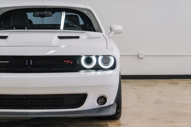 Photo of 2018 White Knuckle Clearcoat Dodge Challenger