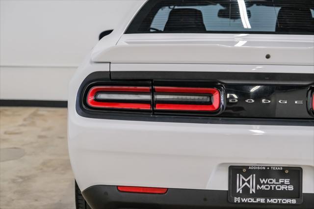 Photo of 2018 White Knuckle Clearcoat Dodge Challenger