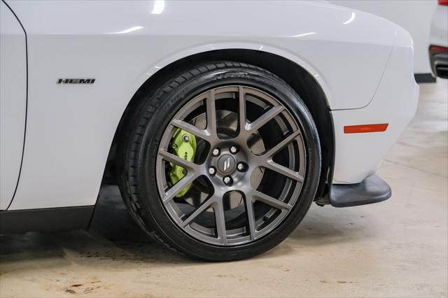Photo of 2018 White Knuckle Clearcoat Dodge Challenger
