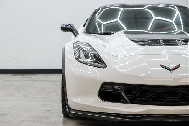 Photo of 2016 Arctic White Chevrolet Corvette