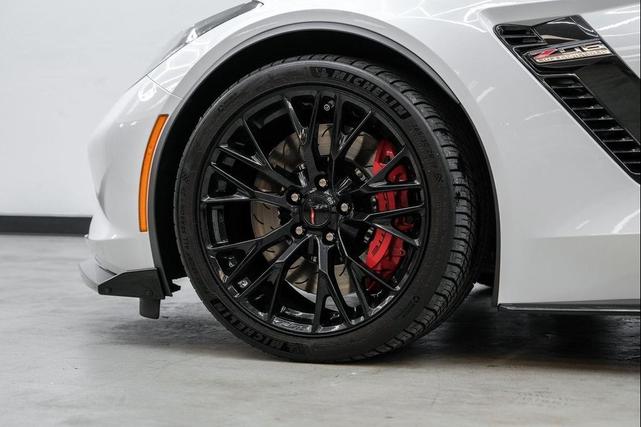 Photo of 2016 Arctic White Chevrolet Corvette