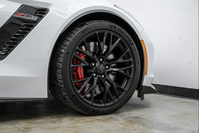 Photo of 2016 Arctic White Chevrolet Corvette