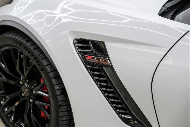 Photo of 2016 Arctic White Chevrolet Corvette