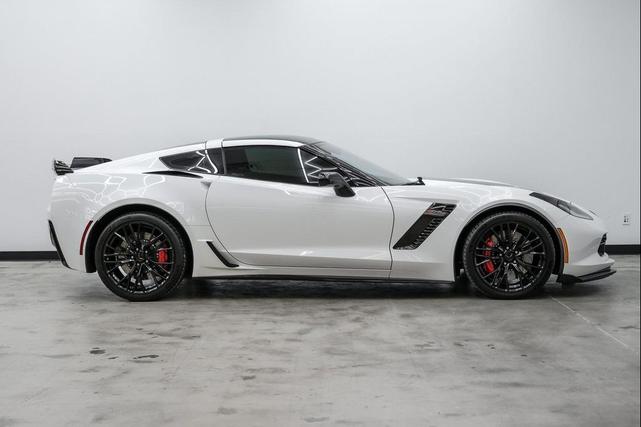 Photo of 2016 Arctic White Chevrolet Corvette