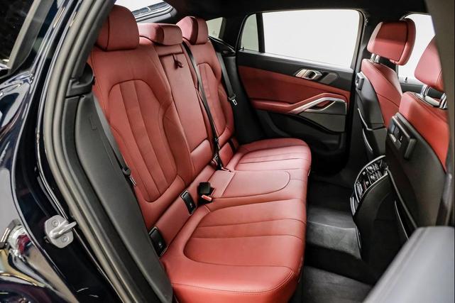 Photo of 2022 Carbon Black Metallic BMW X6