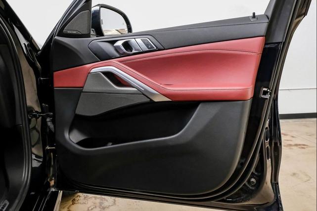 Photo of 2022 Carbon Black Metallic BMW X6