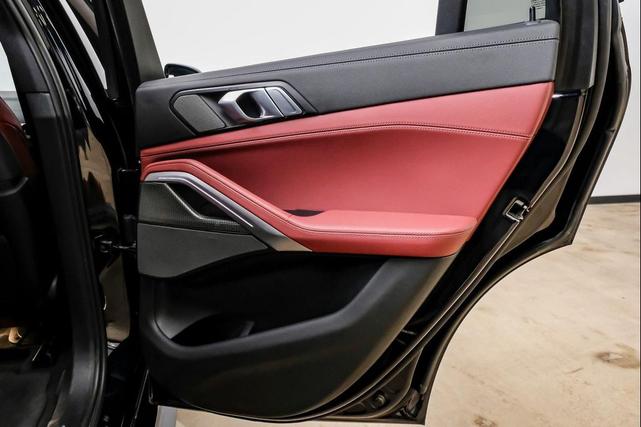 Photo of 2022 Carbon Black Metallic BMW X6