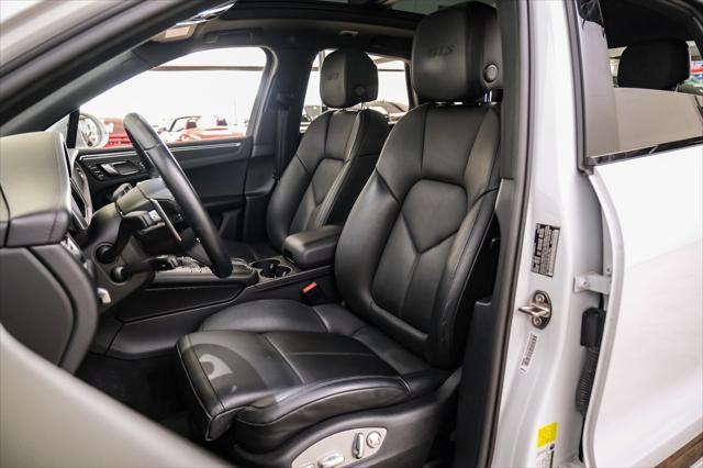 Photo of 2021 White Porsche Macan