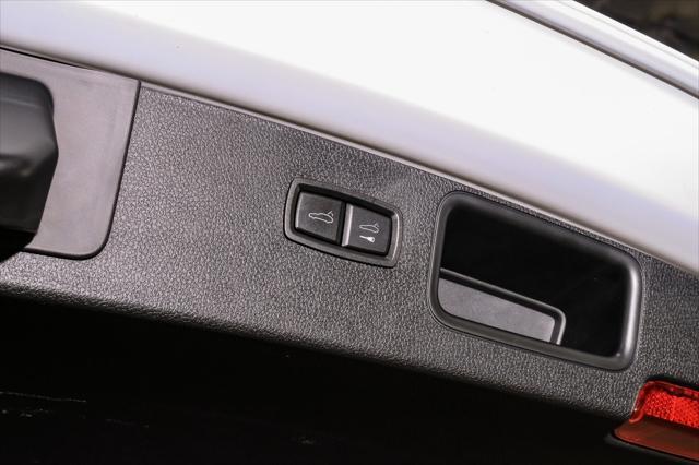Photo of 2021 White Porsche Macan