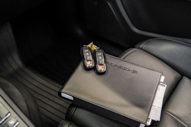 Photo of 2021 White Porsche Macan
