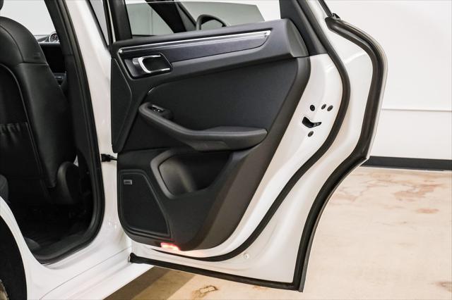 Photo of 2021 White Porsche Macan