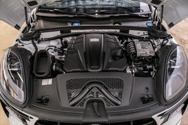 Photo of 2021 White Porsche Macan