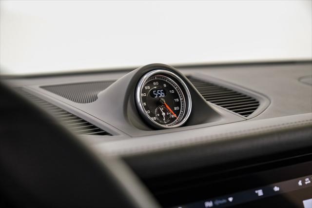 Photo of 2021 White Porsche Macan