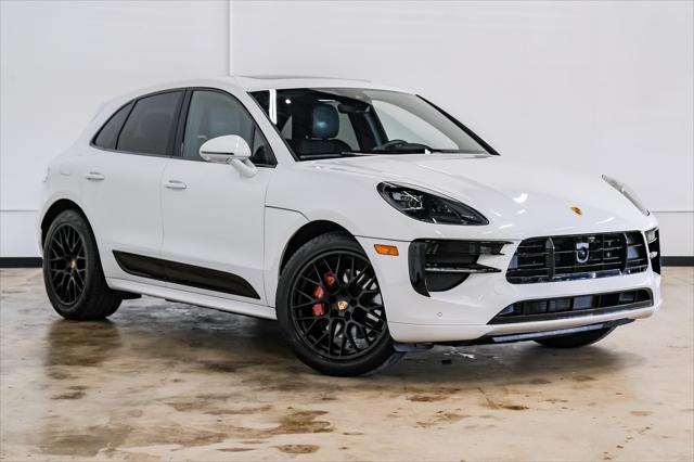 Photo of 2021 White Porsche Macan