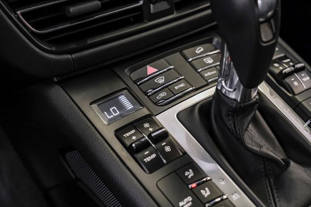 Photo of 2021 White Porsche Macan