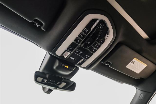 Photo of 2021 White Porsche Macan