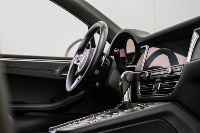 Photo of 2021 White Porsche Macan