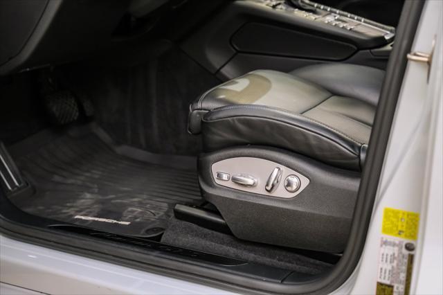 Photo of 2021 White Porsche Macan