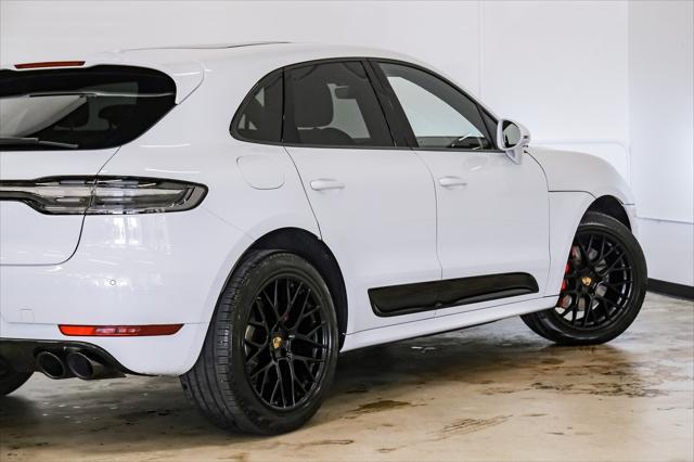 Photo of 2021 White Porsche Macan