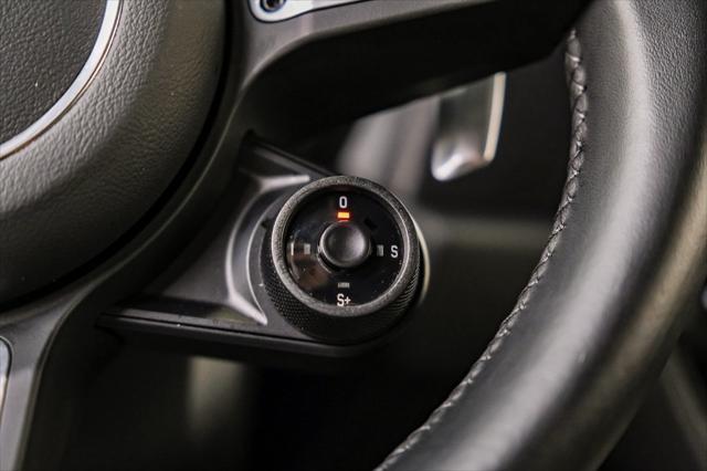 Photo of 2021 White Porsche Macan