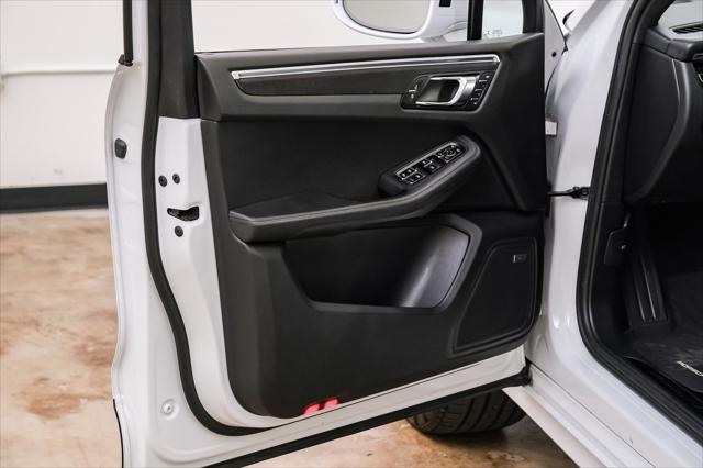 Photo of 2021 White Porsche Macan