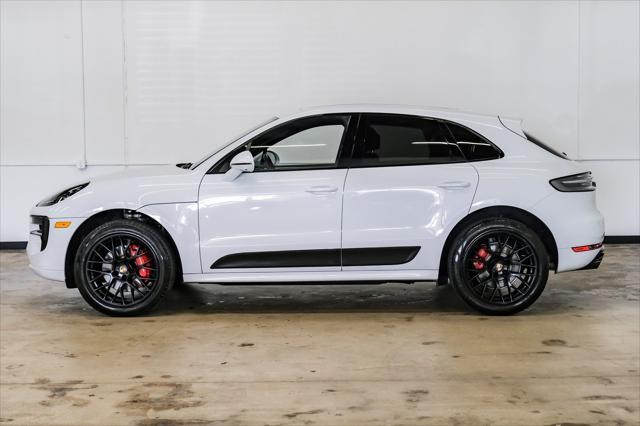 Photo of 2021 White Porsche Macan