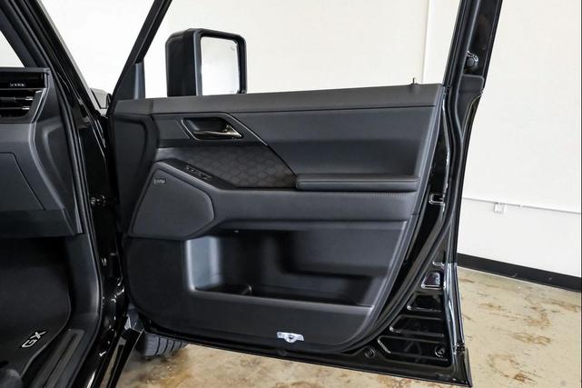 Photo of 2025 Black Lexus GX 550