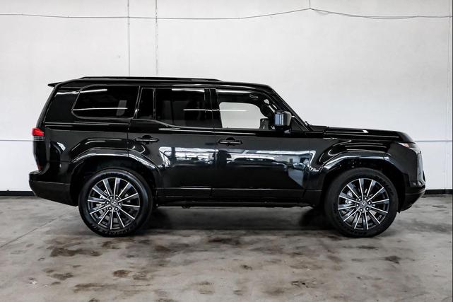 Photo of 2025 Black Lexus GX 550