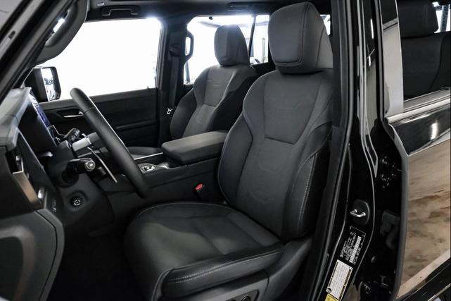 Photo of 2025 Black Lexus GX 550
