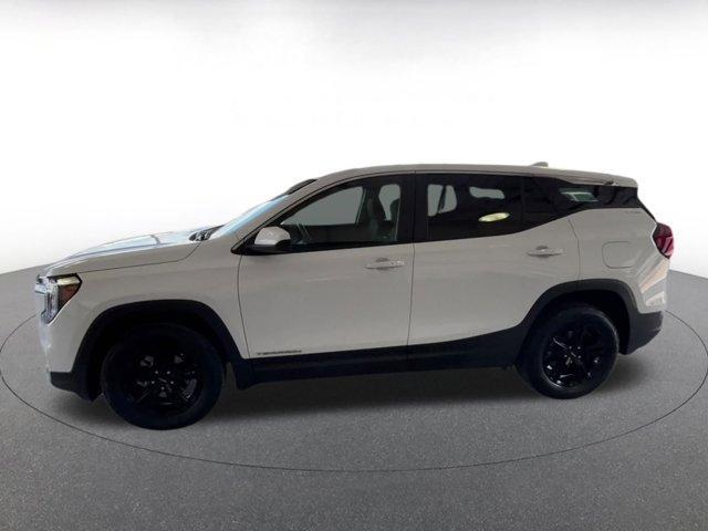Photo of 2024 Summit White GMC Terrain