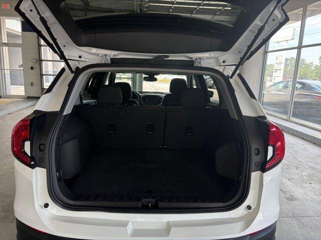 Photo of 2024 Summit White GMC Terrain