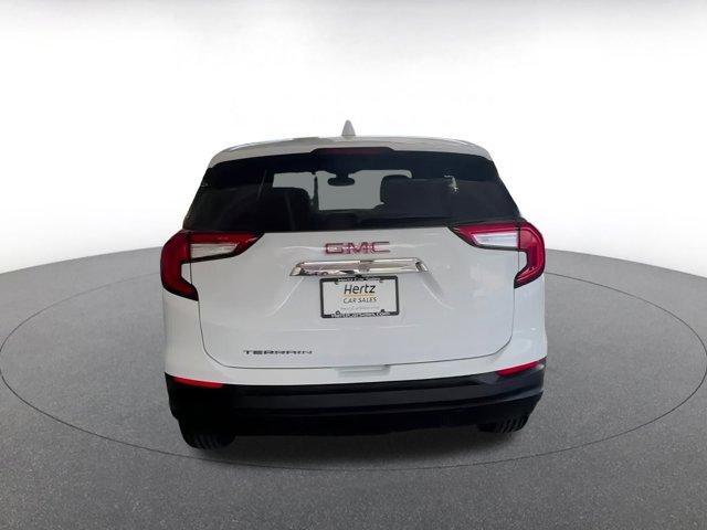 Photo of 2024 Summit White GMC Terrain
