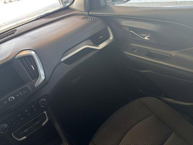 Photo of 2024 Summit White GMC Terrain