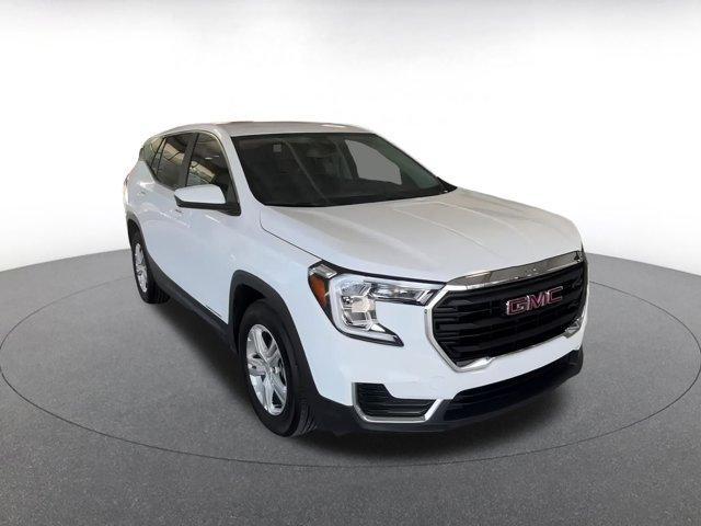 Photo of 2024 Summit White GMC Terrain