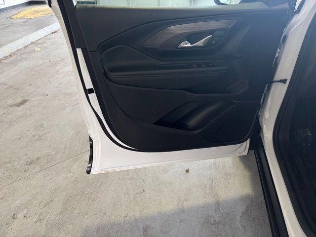 Photo of 2024 Summit White GMC Terrain
