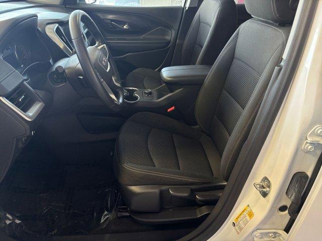 Photo of 2024 Summit White GMC Terrain