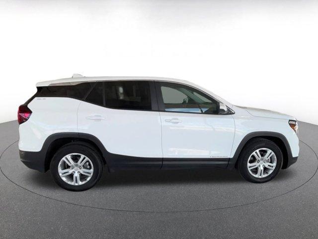 Photo of 2024 Summit White GMC Terrain